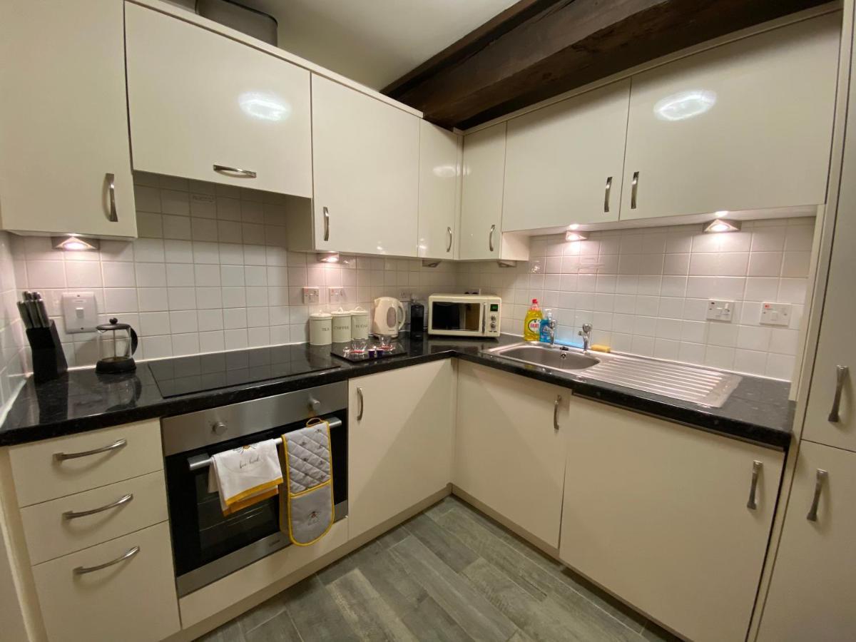 Cosy Riverside Apartment - Free Parking ヨーク エクステリア 写真