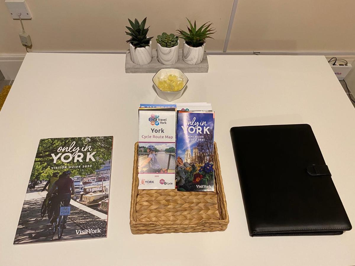 Cosy Riverside Apartment - Free Parking ヨーク エクステリア 写真