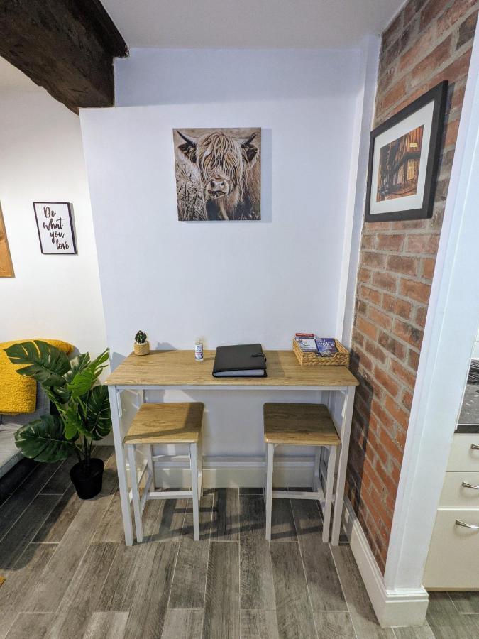 Cosy Riverside Apartment - Free Parking ヨーク エクステリア 写真