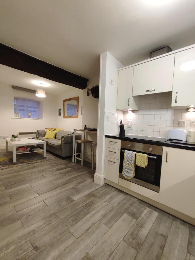 Cosy Riverside Apartment - Free Parking ヨーク エクステリア 写真