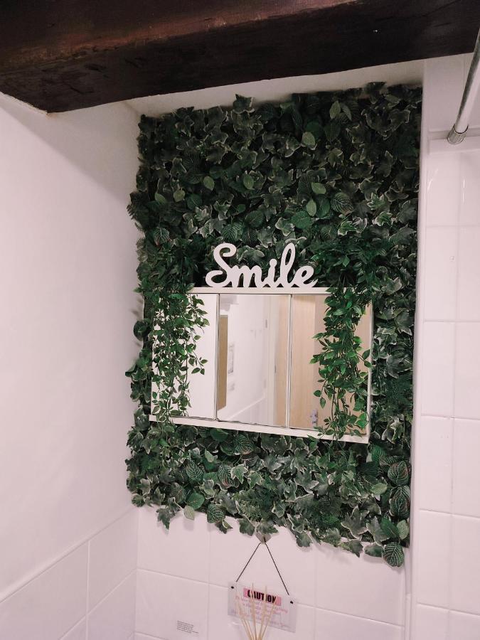 Cosy Riverside Apartment - Free Parking ヨーク エクステリア 写真